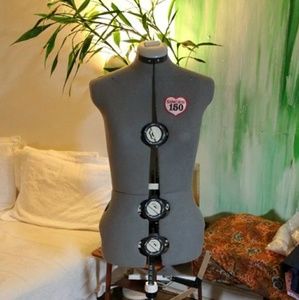 Singer dressmaker form or display